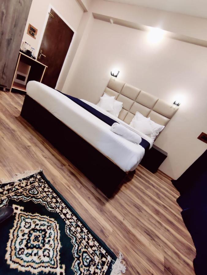 Gulshan Palace By Seven Hills Srinagar By Him Haults Hospitality Esterno foto
